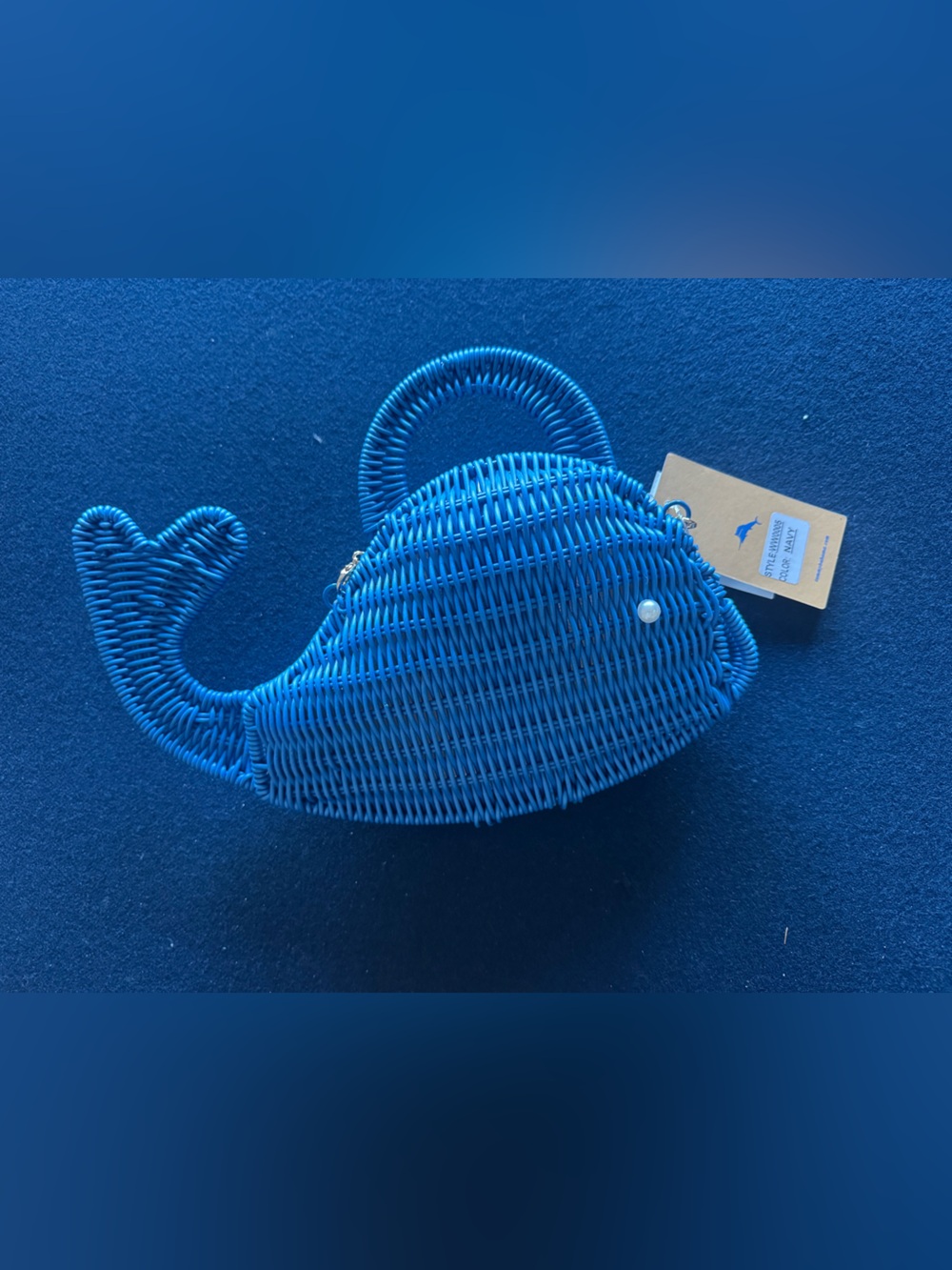 TOMMY BAHAMA Woven hard to find/ viral blue whale crossbody purse! 🐳fully lined